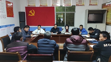 凉山州工投集团党委书记赵杰一行 到联合村督导脱贫攻坚迎州检准备工作