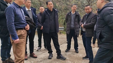 一线勘察摸实情 科学谋划促开发——工投集团党委书记、董事长唐军一行赴马颈子东磷矿、瓦西南红玛瑙矿山开展实地调研